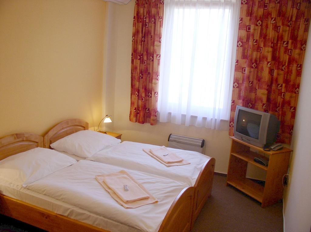 Motel Ranc Ruzomberok Buitenkant foto